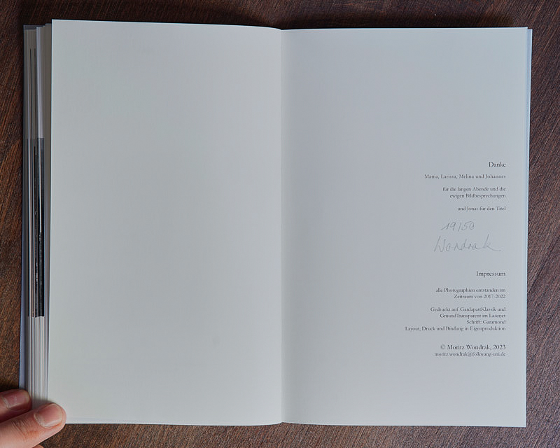 Reprodution Nein, wir stehen! Der Bahnhof fährt.